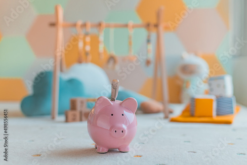 Fotografía Piggy bank savings for having kids