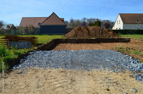 Terrassement pour une future maison. (France) photo