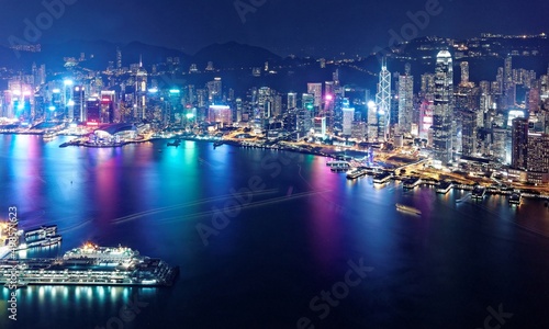 Canvas Print Morning scenery of Hong Kong & Kowloon before sunrise with city skyline of crowd