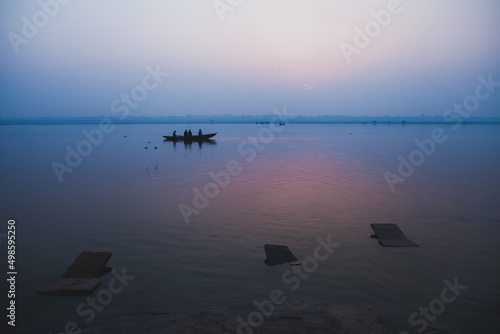 atardecer en el río Ganges photo