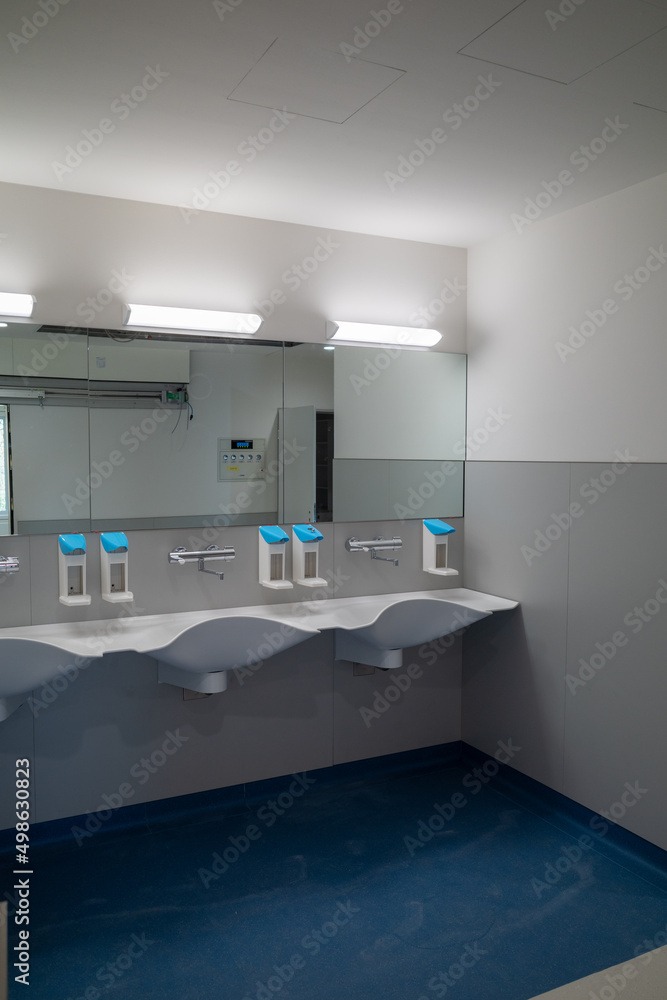 in the newly built operating wing there is a washing corner in the newly built operating wing there is a washing corner