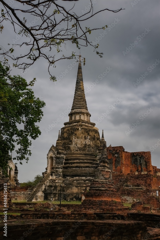 Fototapeta premium Wat Phra Si Sanphet. An old temple in Ayutthaya that is more than 500 years old.