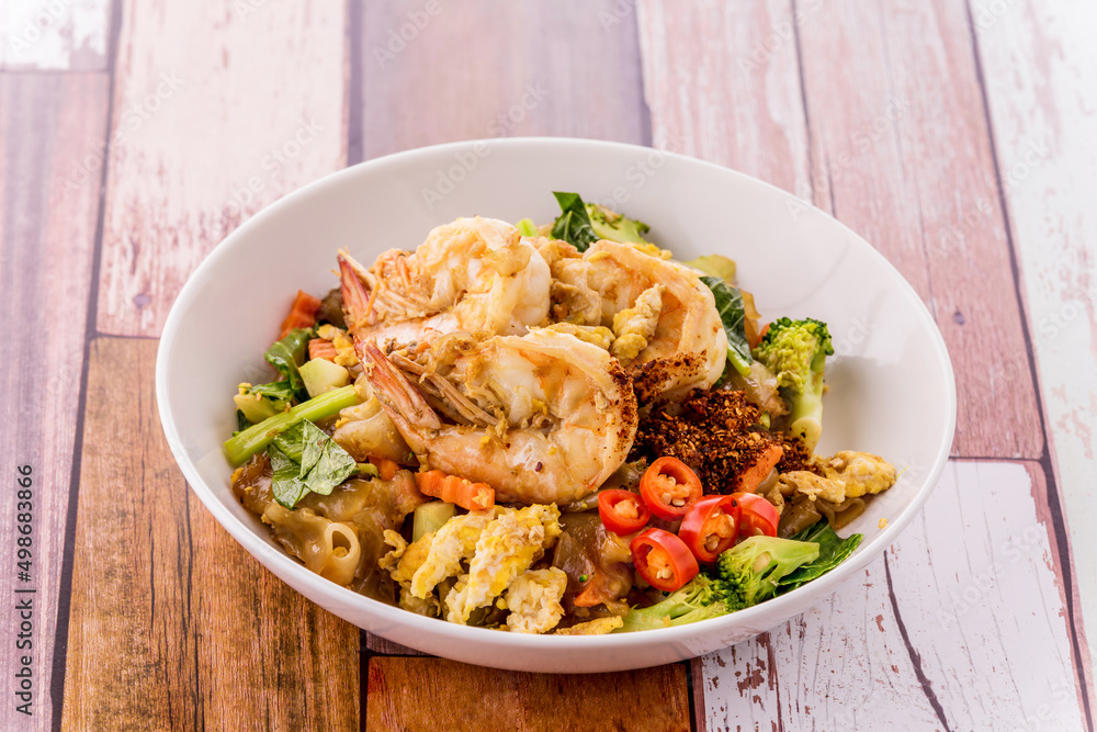 Fried Noodle in Soy Sauce with Prawns Fried Noodle in Soy Sauce with Prawns