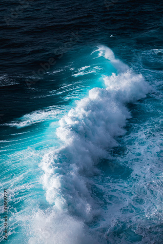 Surfing the waves in the sea, great landscapes and amazing views from Australia.
