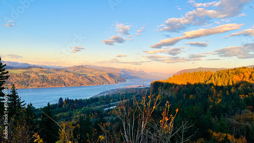 Photos Sunset over the cliff with the Vista house and the Columbia river near Portland,