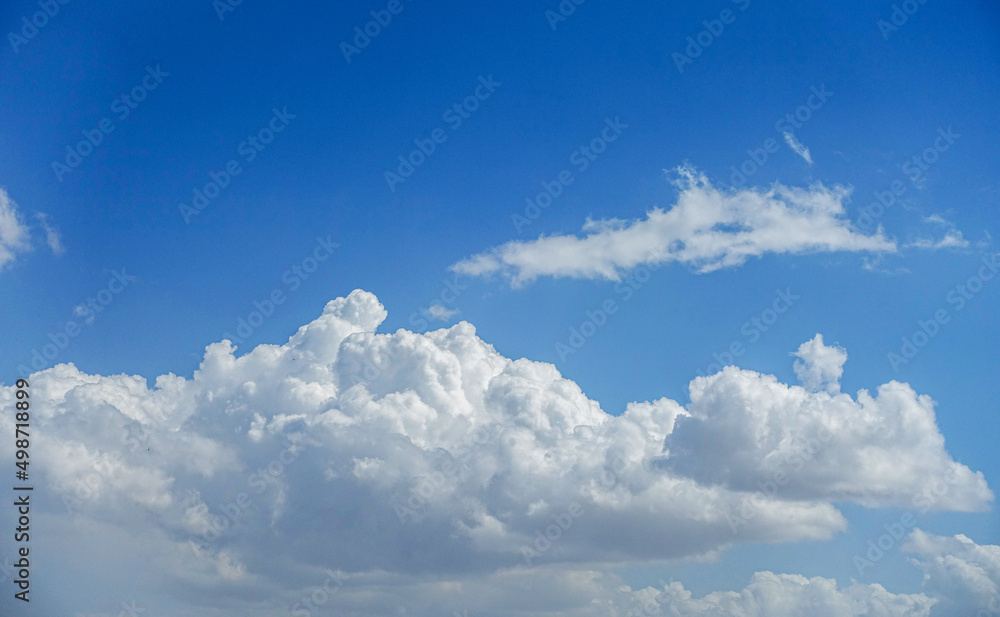 interesting cloud clusters in the sky, heavy rain clouds, interesting cloud shapes, wonderful white clouds that look like cotton, interesting cloud clusters in the sky, heavy rain clouds, interesting cloud shapes, wonderful white clouds that look like cotton,