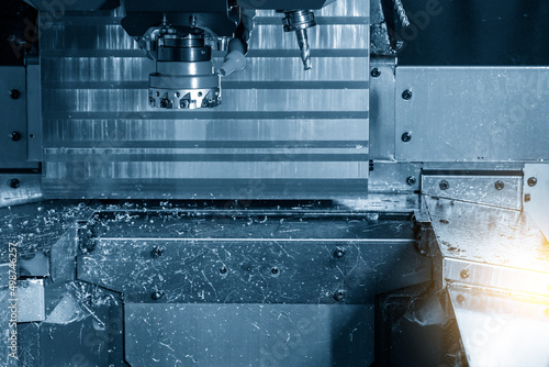 The indexable  tool in the tooling magazine of machining center.
