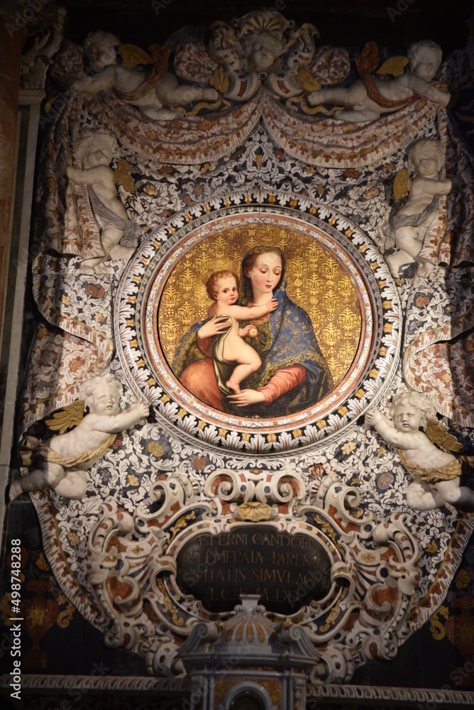 Obraz premium Vierge à l'Enfant à San Giuseppe dei Teatini à Palerme. Sicile