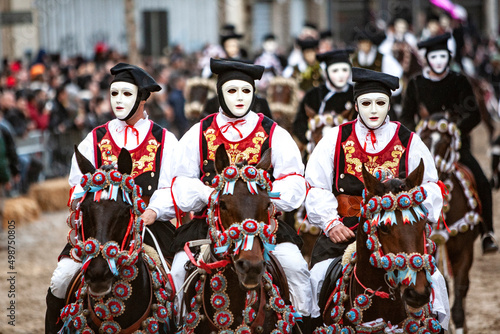 La Sartiglia di Oristano : manifestazione storica con maschere e cavalli photo