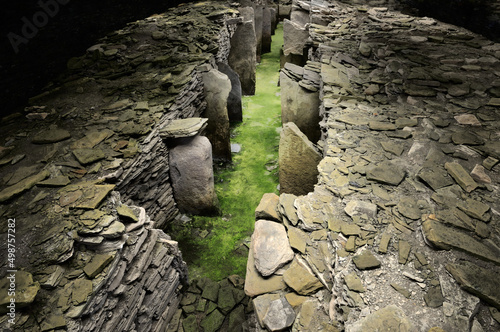 Fototapeta Midhowe prehistoric chambered stalled cairn Neolithic tomb on island of Rousay, Orkney, Scotland