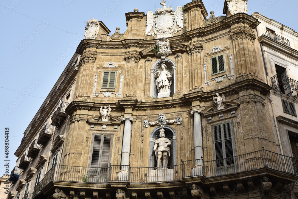 Façade de la place des Quatro Canti à Palerme. Sicile