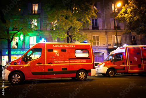 Resuscitation ambulance intervening in the event of vital distress.