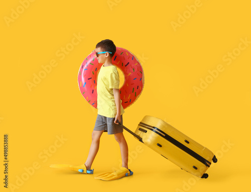 Going little boy with infla...