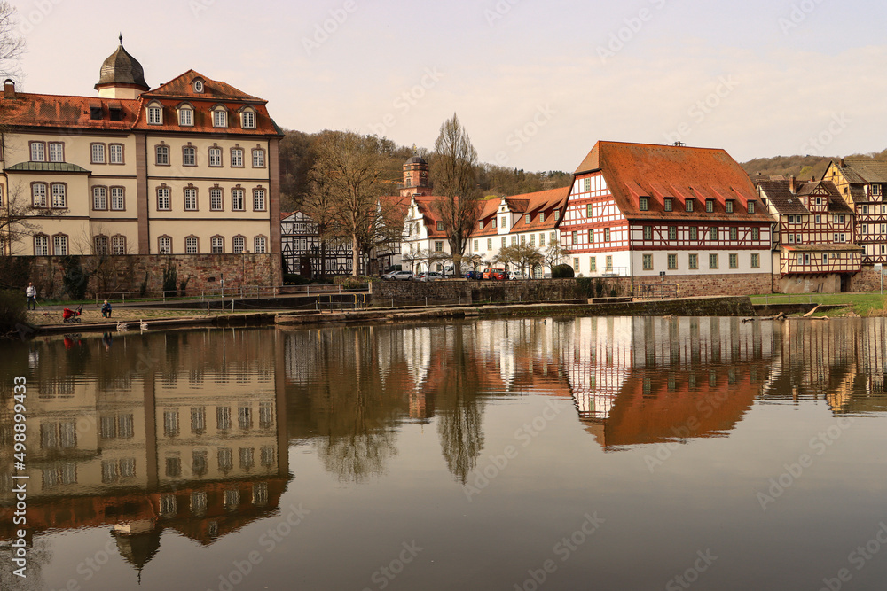 Romantisches Fuldatal; Blick über den Fluss auf Schloß und Marstall in Rotenburg Romantisches Fuldatal; Blick über den Fluss auf Schloß und Marstall in Rotenburg