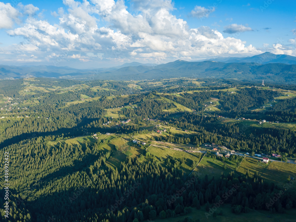 Obraz premium Ukrainian Carpathians mountains in summer. Aerial drone view.