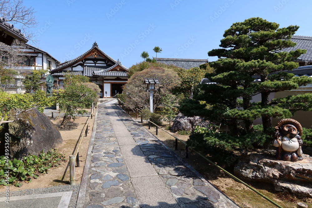 The precincts of Kogen-ji Subordinate Temple of Tenryu-ji Temple at Arashiyama in Kyoto City in Japan 日本の京都市嵐山にある天龍寺の塔頭弘源寺の境内