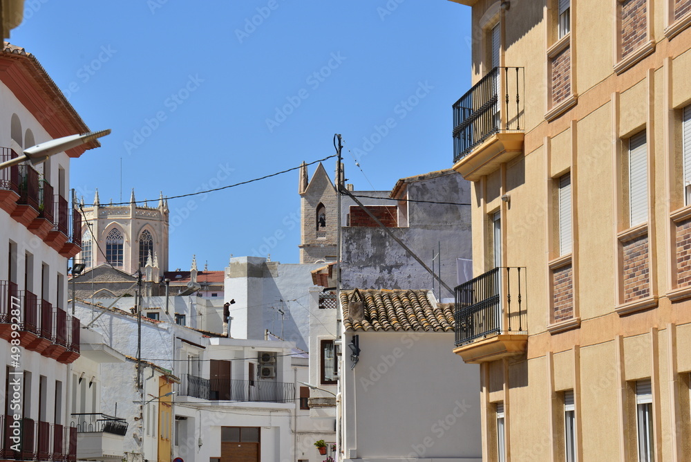 Blick durch eine typisch spanische Straße 