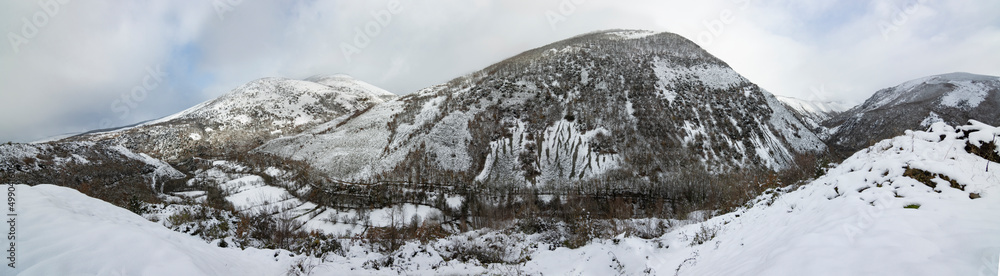 Fotografie Panorámica de monte nevado