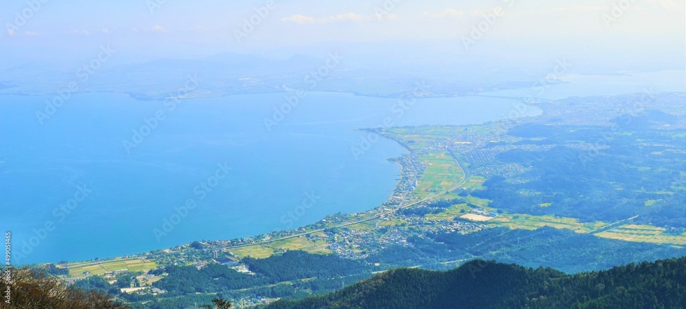 びわこバレイから見た琵琶湖の風景、滋賀県の風景のフレーム素材