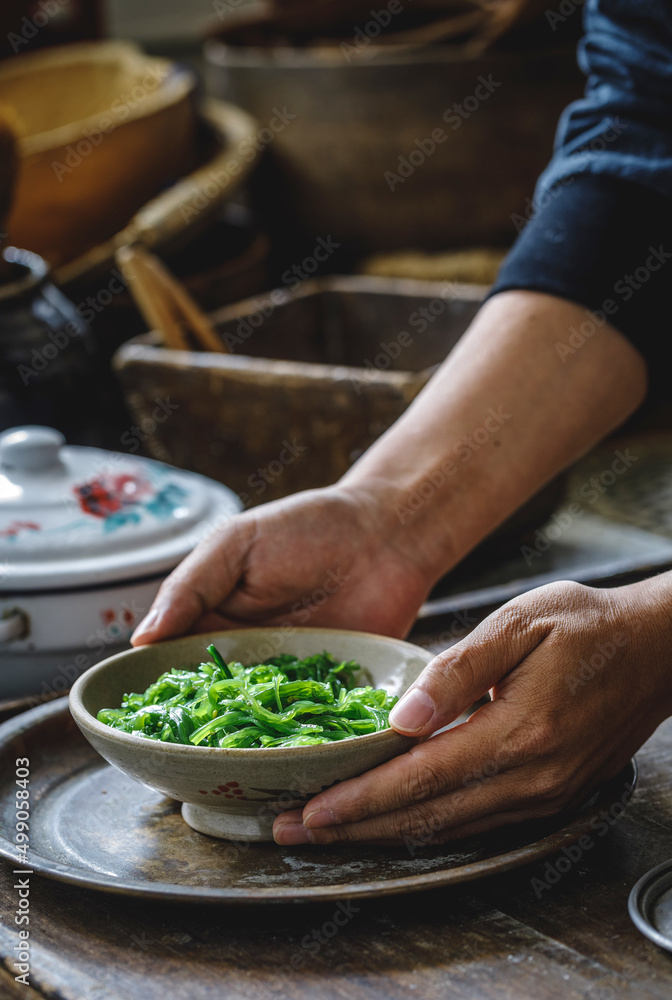 The chef to cook The chef to cook