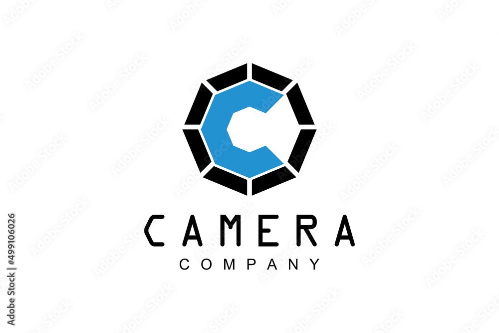 Fototapeta premium Shutter aperture camera lens logo design with initial Letter C