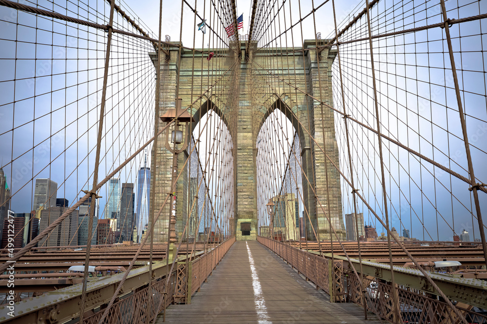 Fototapeta premium Brooklyn bridge in New York City architecture view
