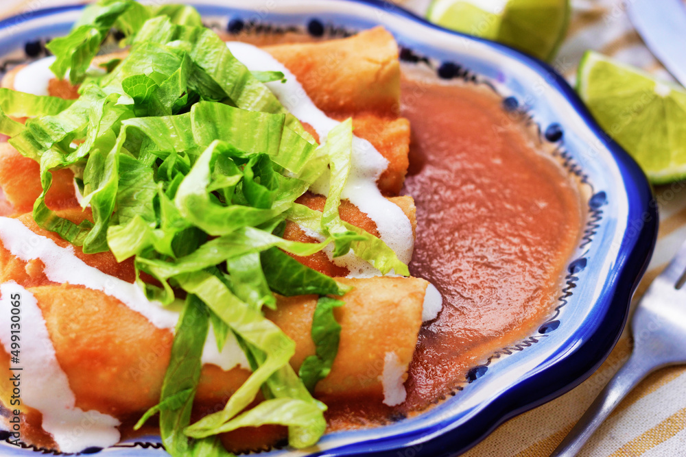 Enchilada 
エンチラーダ