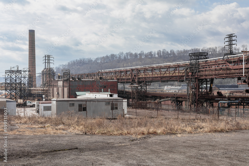Obraz premium Vintage steel factory slowly being torn down in Wierton West Virigina