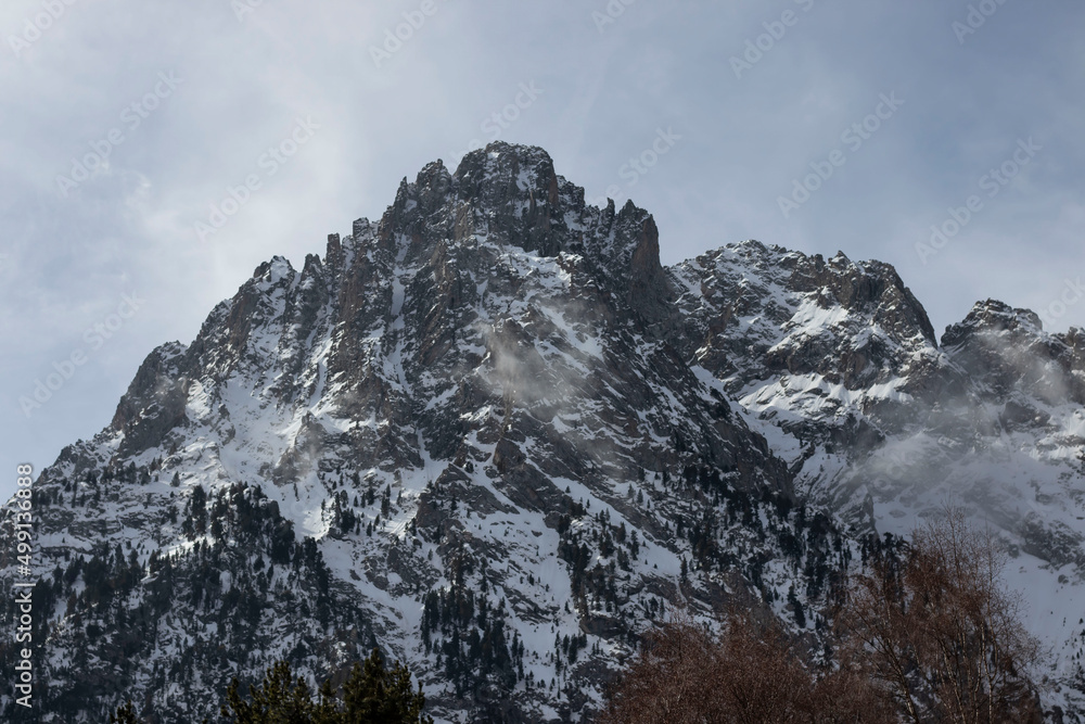 Montaña nevada, Parque nacional de Aiguestortes