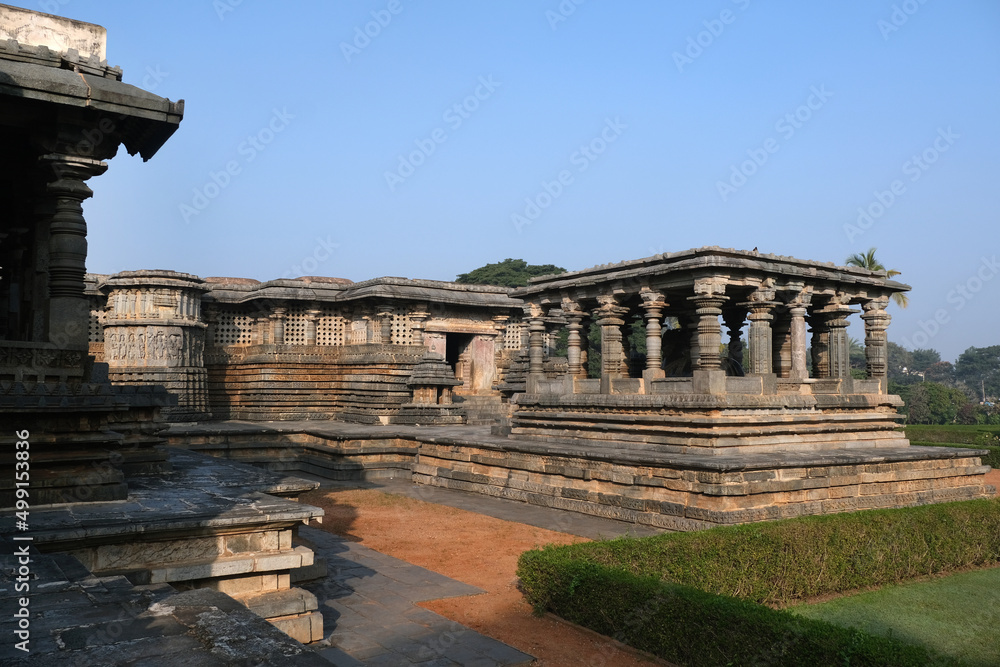 Fototapeta premium Ancient Hoysaleswara Hindu Temple Complex at Halebidu, developed under the rule of the Hoysala Empire between the 11th and 14th centuries, It is the largest monument in Halebidu, Karnataka, India.