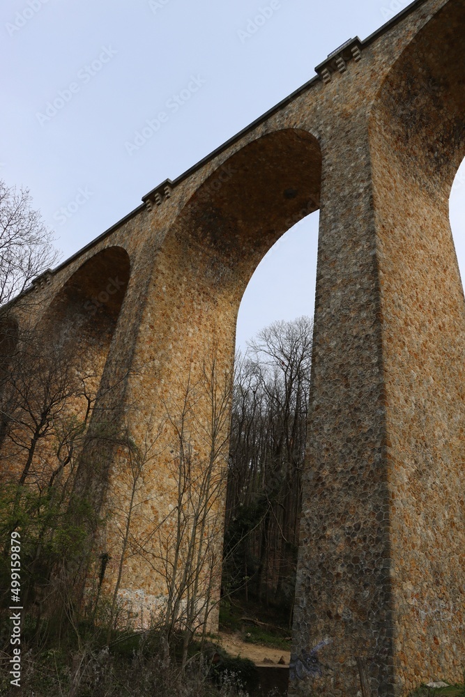 old stone bridge in Essonne 