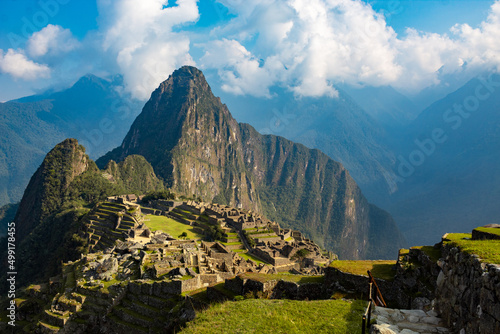 Foto Panorámico Santuario Histórico de Machu Picchu en las montañas