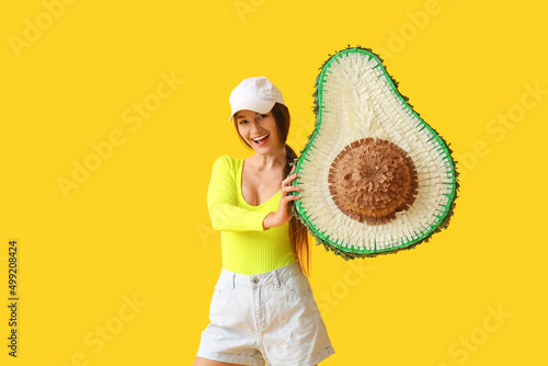 Young woman with Mexican pi...
