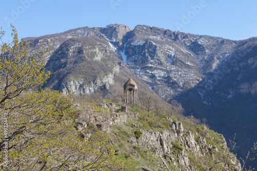 Billede på lærred View of the historic observation deck Halidzor in the mountains near the Tatev Monastery