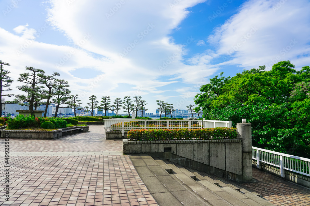 海に面した竹芝ふ頭公園（東京都港区）