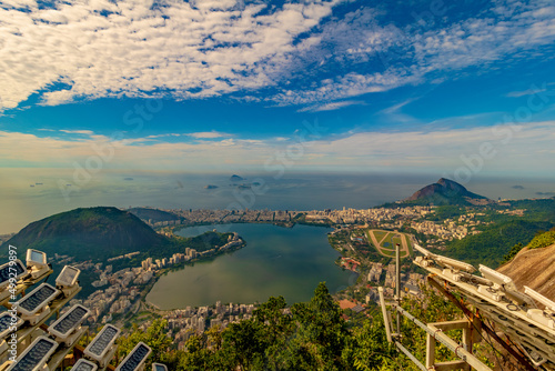 Blick auf Rio de Janeiro von der Chrisuts Statue auf dem Berg Corcovado in Brasilien