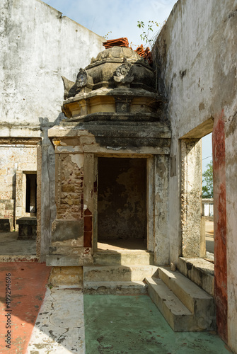 Remains of a war damaged and abandoned hindu temple © Vidu Gunaratna