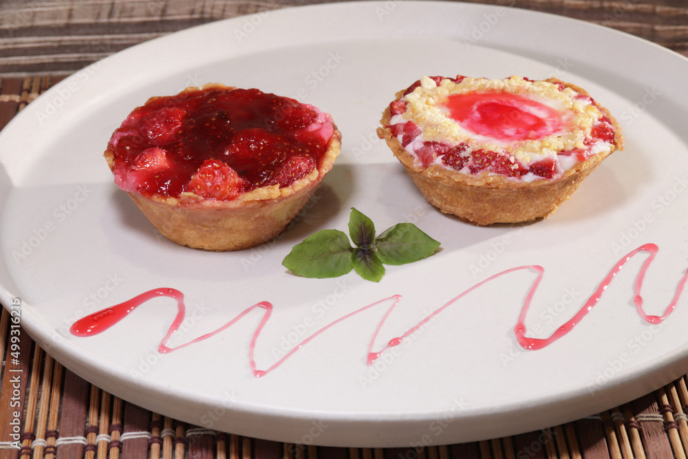 Torta de Morango com Creme - Strawberry Pie with Cream Torta de Morango com Creme - Strawberry Pie with Cream