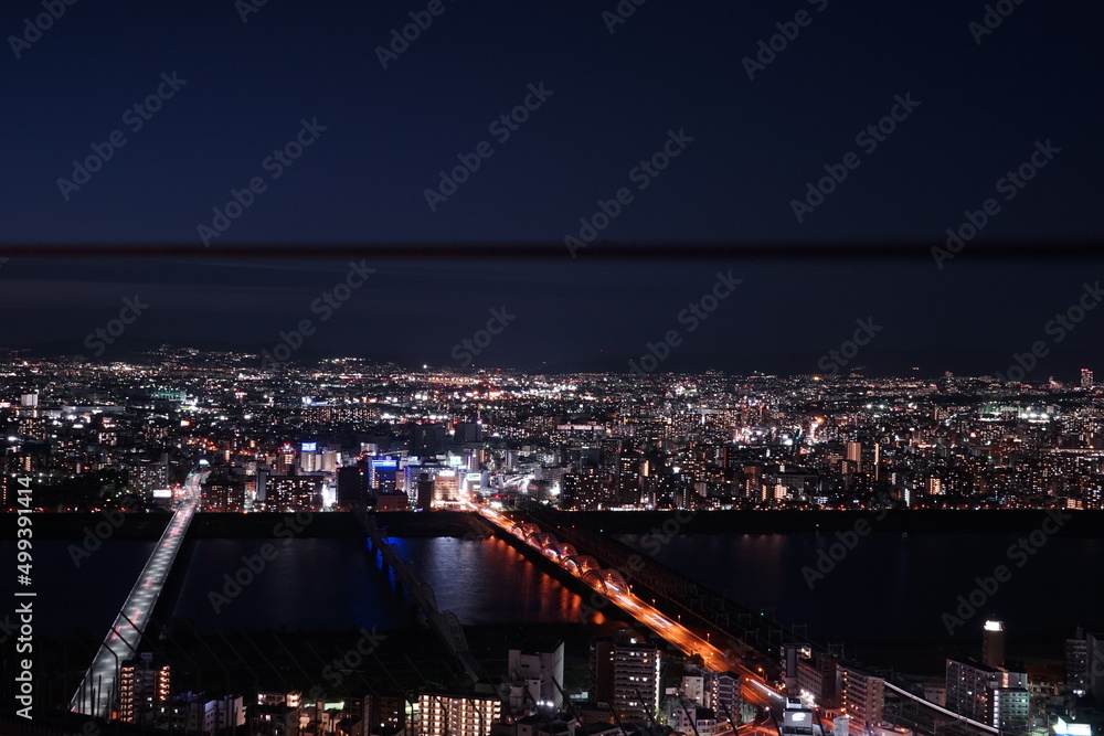 Fototapeta premium 日本 大阪府 梅田スカイビル 空中庭園展望台からの眺望 夜景