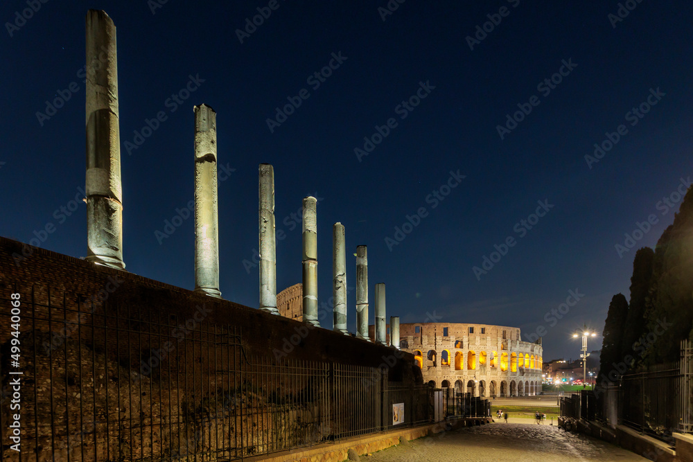 Rome Italy ; 03 28 2022 ; Night photographs of Roman monuments