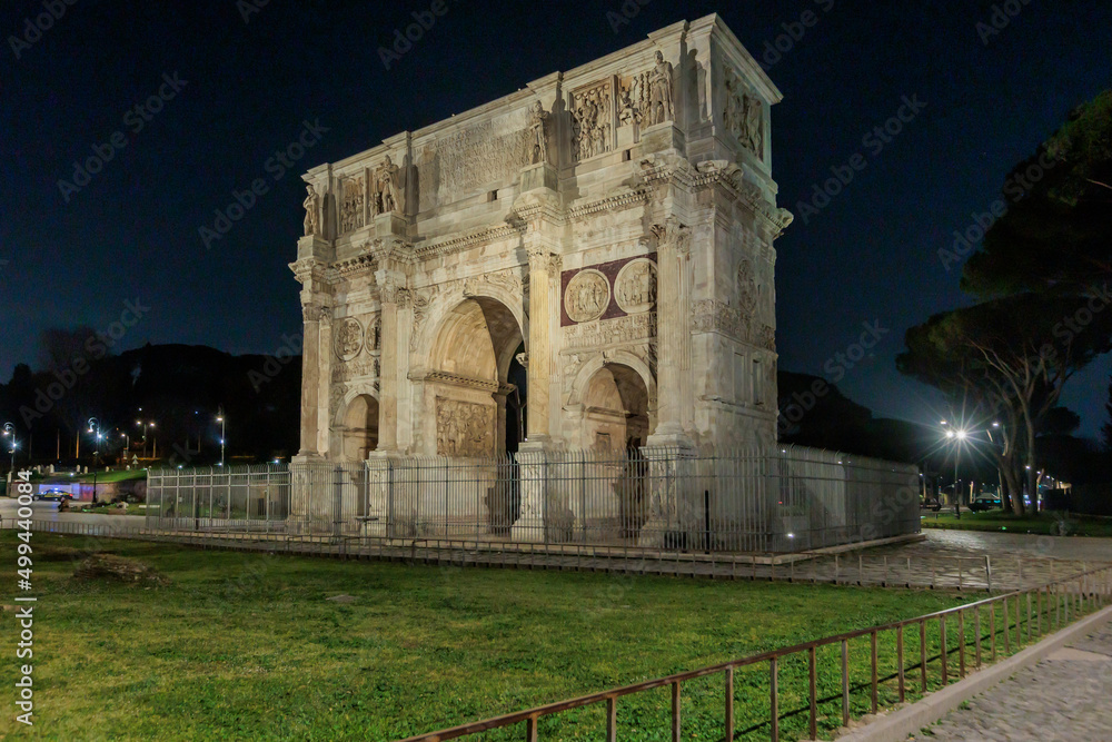 Rome Italy ; 03 28 2022 ; Night photographs of Roman monuments