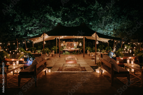 wedding decoration setting table