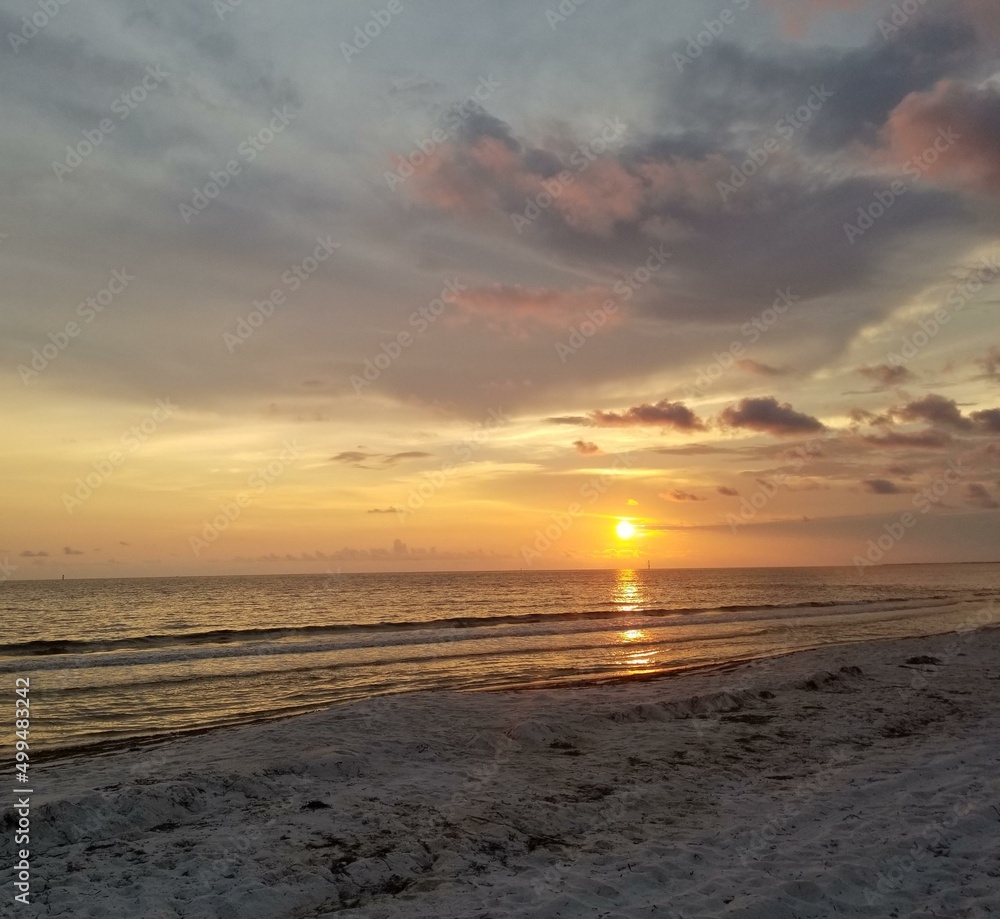 Naklejka premium sunset at the beach