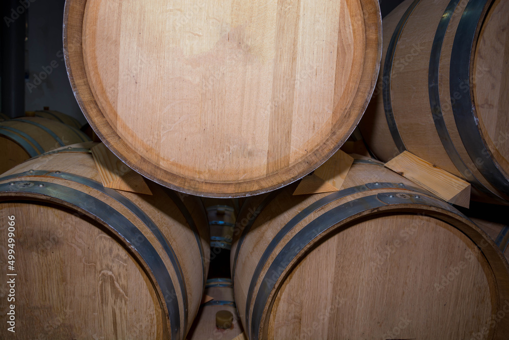 Wine aging barrels