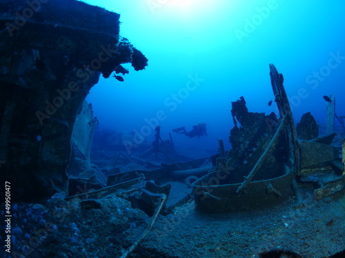   ship wreck underwater deep sea bottom metal on ocean floor scuba divers to explore © underocean