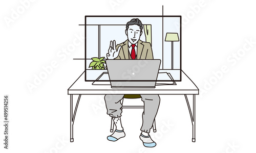 私服とスーツで在宅勤務をする男性