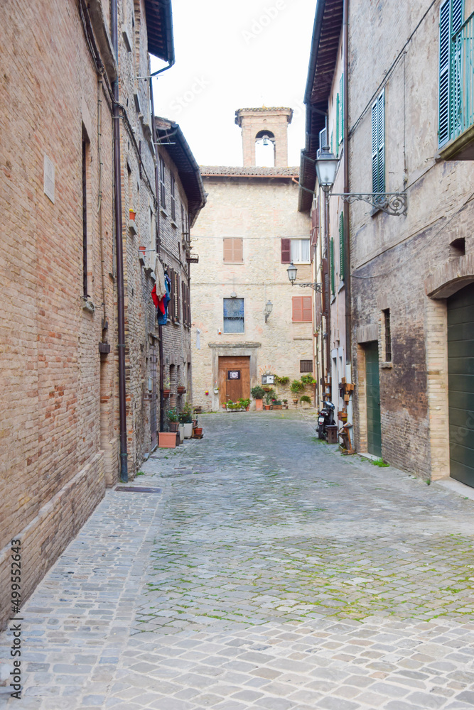 Obraz premium Sant'angelo in Vado Panorama of the medieval village in the province of pesaro and urbino