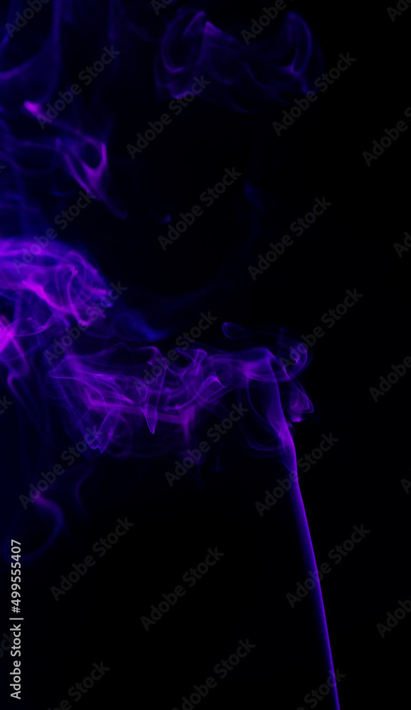 Obraz premium Smoke in the colour light. Mystic violet light