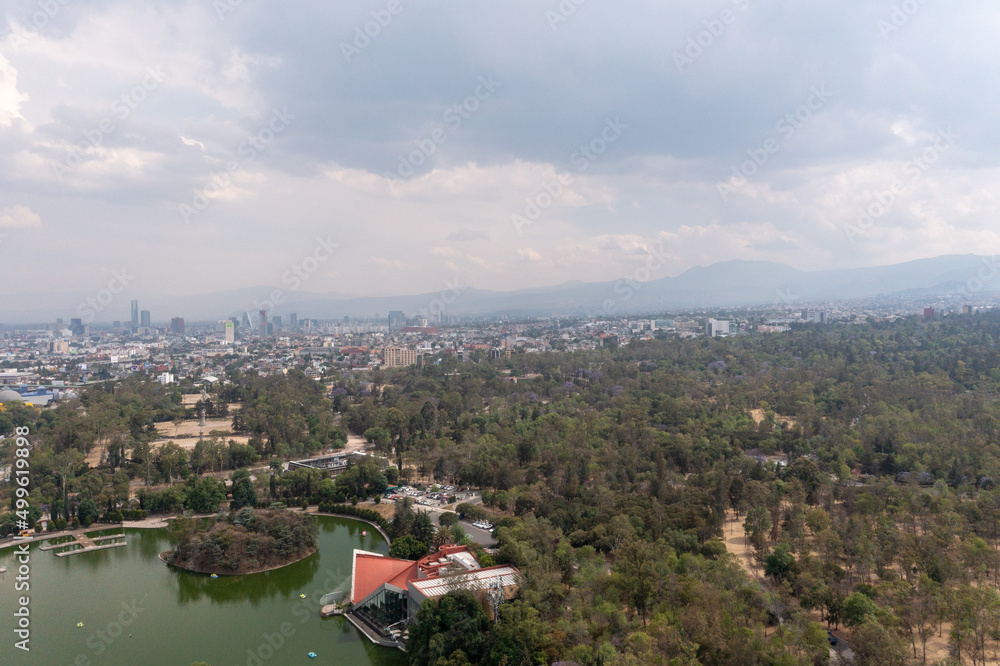 Lago mayor del Bosque de Chapultepec. CDMX, México