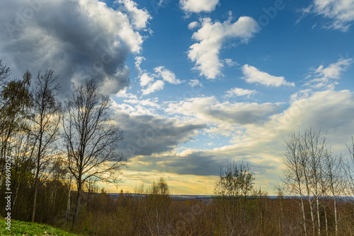 Fototapeta Naklejka Na Ścianę i Meble -  Wiosenne chmury.